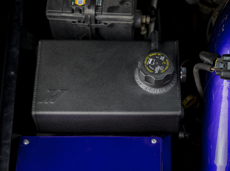 Mishimoto Degas Tank Black 01-07 Chevy GMC 6.6L Duramax