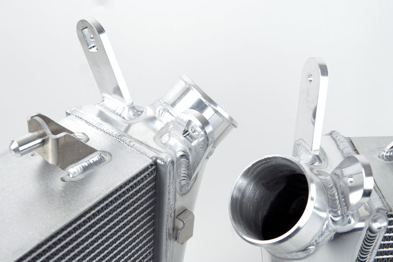 CSF High-Performance Intercooler System for 2020+ Audi C8 RS6/RS7 OEM PN 4K0 145 805 P / 4K0 145 806 B