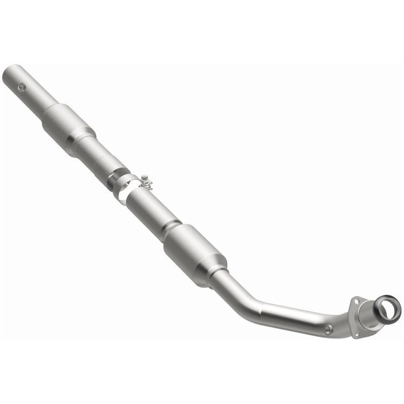 Magnaflow Direct Fit Catalytic Converter for 97-00 Chevrolet Express 1500 5.7 OEM Undrbdy - OneFastShop