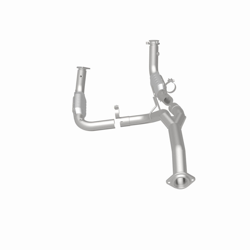 MagnaFlow Direct-Fit Catalytic Converter for 11-16 Chevy Silverado 2500HD/3500HD & GMC Sierra 2500HD/3500HD - OneFastShop