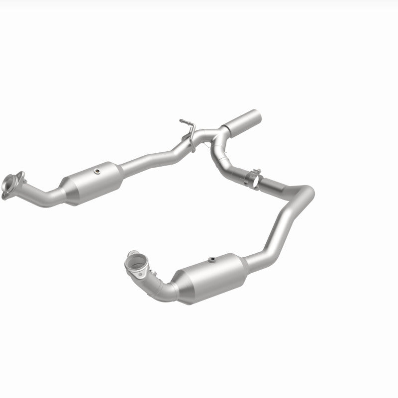 Magnaflow Direct Fit Catalytic Converter 280014 for 17-18 Ford E-350 6.8L - OneFastShop