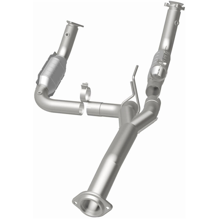 MagnaFlow Direct-Fit Catalytic Converter for 11-16 Chevy Silverado 2500HD/3500HD & GMC Sierra 2500HD/3500HD - OneFastShop