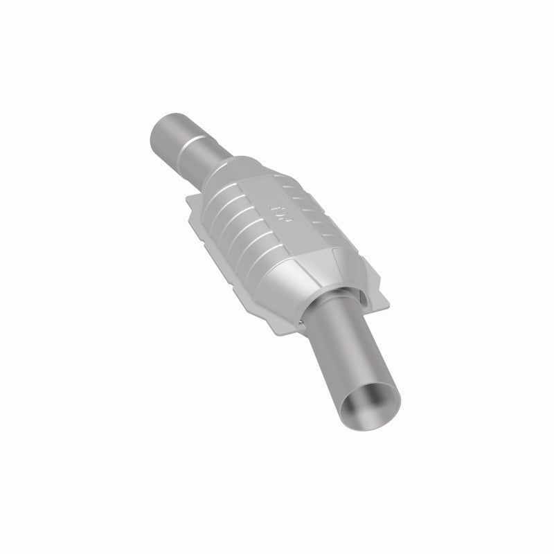 Magnaflow Conv DF GM 25inch x 7inch x 4inch 2.5/2.5inch Compatible with 1975-1986 Chevrolet C10/K10 and GMC C15/C1500
