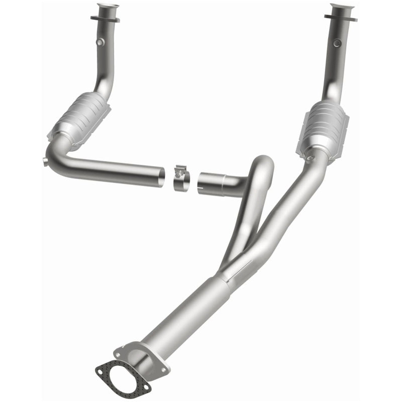 Magnaflow Direct-Fit Catalytic Converter for 2000-2002 Chevrolet/GMC Express/Savana 1500/2500 5.7L OBDII to 8500 GVW - OneFastShop