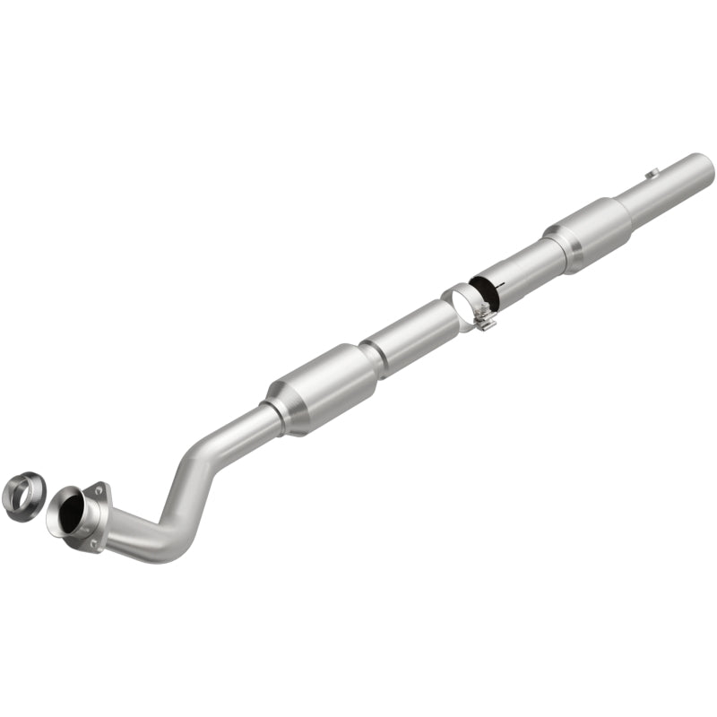 Magnaflow Direct Fit Catalytic Converter for 97-00 Chevrolet Express 1500 5.7 OEM Undrbdy