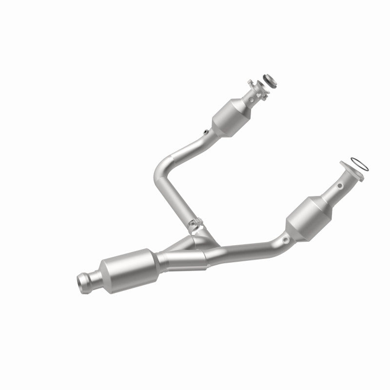 Magnaflow Underbody Direct-Fit Catalytic Converter for Chevrolet Silverado 1500 14-15