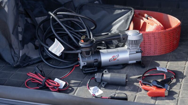 Air Lift Digital Portable Compressor with 120 PSI Gauge