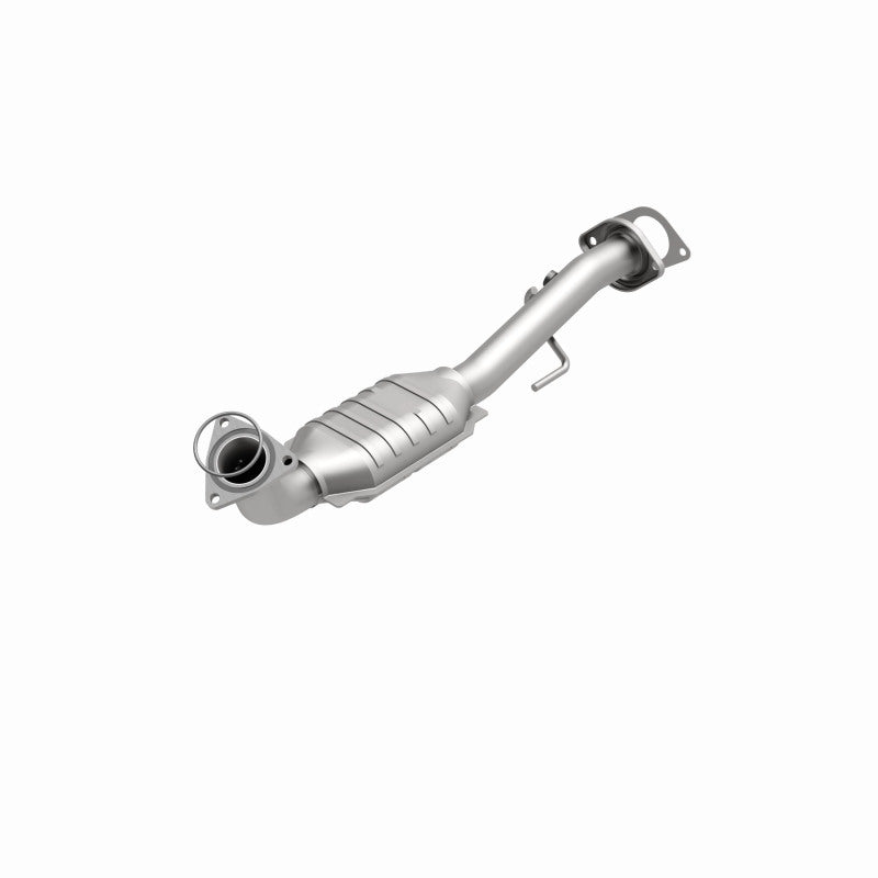 Magnaflow DF Direct-Fit Catalytic Converter for 02-06 Cadillac Escalade / 02-06 GM Yukon (Inc Denali) 6.0L P/S
