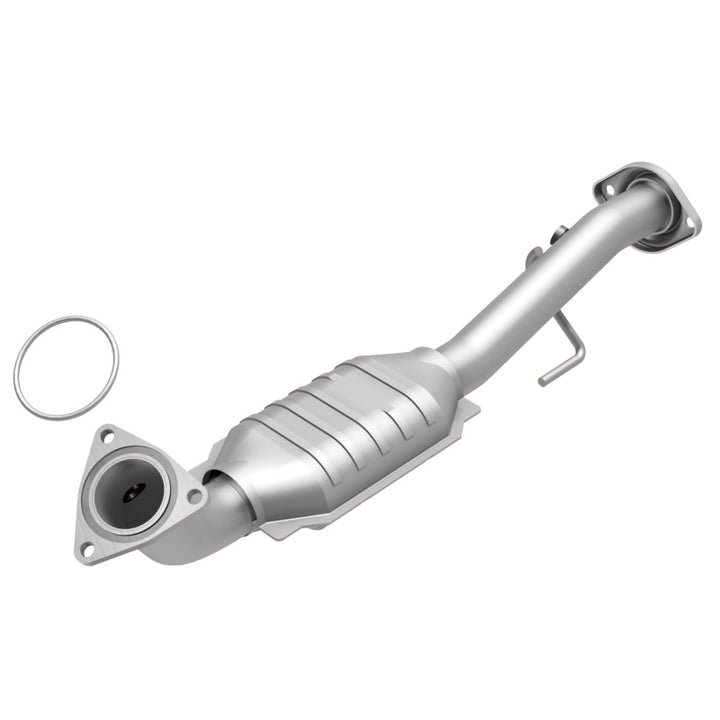 Magnaflow DF Direct-Fit Catalytic Converter for 02-06 Cadillac Escalade / 02-06 GM Yukon (Inc Denali) 6.0L P/S