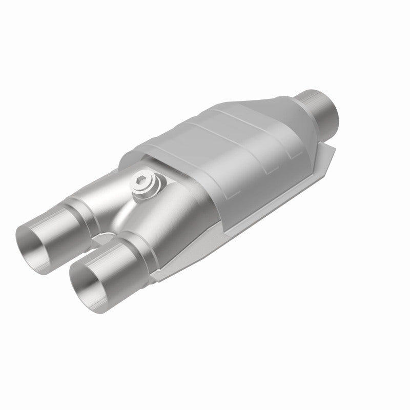 Magnaflow Conv Universal 2.5/2 Single/Dual O2 for Dodge Ram 1500 1994-2001 and Ram 2500/3500 1994-2002 - OneFastShop