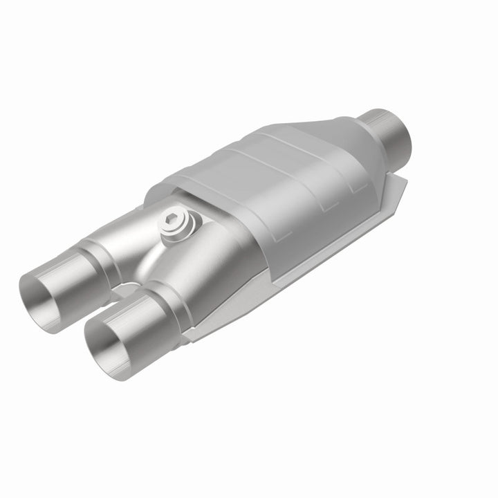 Magnaflow Conv Universal 2.5/2 Single/Dual O2 for Dodge Ram 1500 1994-2001 and Ram 2500/3500 1994-2002 - OneFastShop