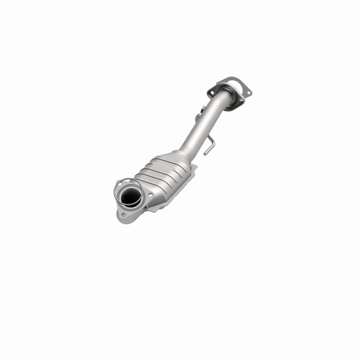 Magnaflow DF Direct-Fit Catalytic Converter for 02-06 Cadillac Escalade / 02-06 GM Yukon (Inc Denali) 6.0L P/S
