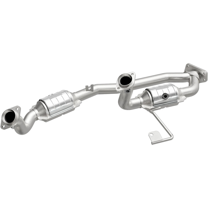 MagnaFlow Conv DF Direct-Fit Catalytic Converter for 2001–2003 Ford Windstar 3.8 OEM