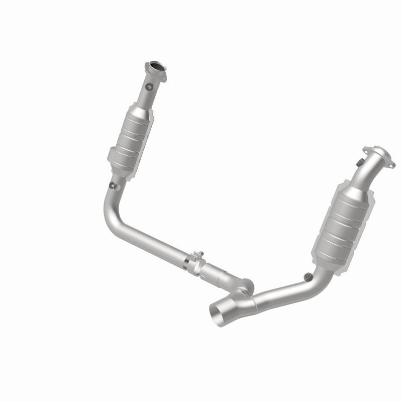 MagnaFlow Direct Fit Catalytic Converter 2006 Dodge RAM 1500 5.7L Front Axle