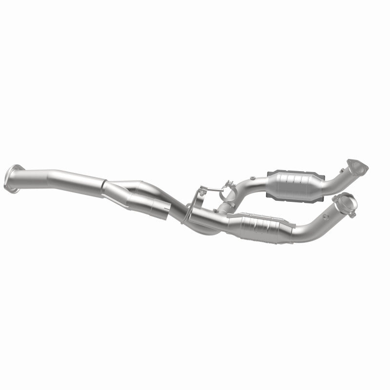 MagnaFlow Direct-Fit Catalytic Converter for 11-16 Chevy Silverado 2500HD/3500HD & GMC Sierra 2500HD/3500HD - OneFastShop