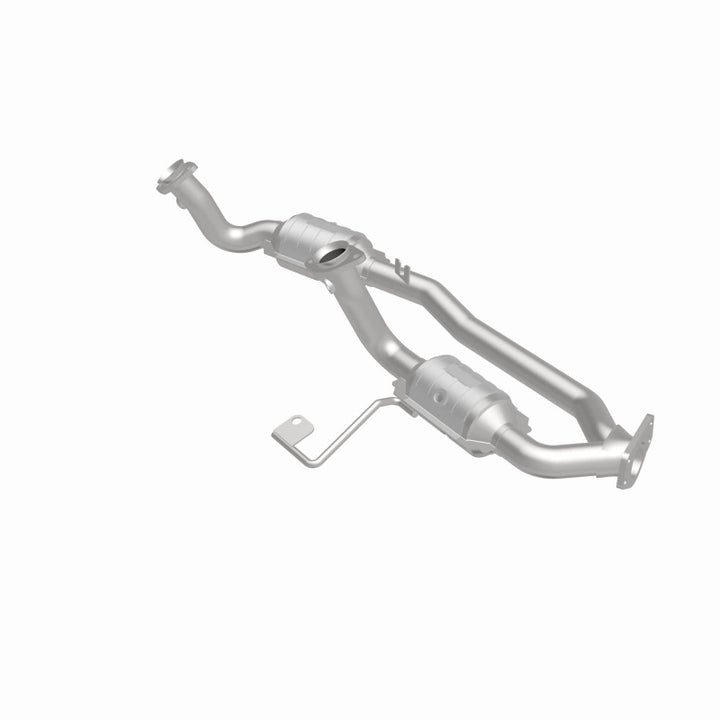 MagnaFlow Conv DF Direct-Fit Catalytic Converter for 2001–2003 Ford Windstar 3.8 OEM
