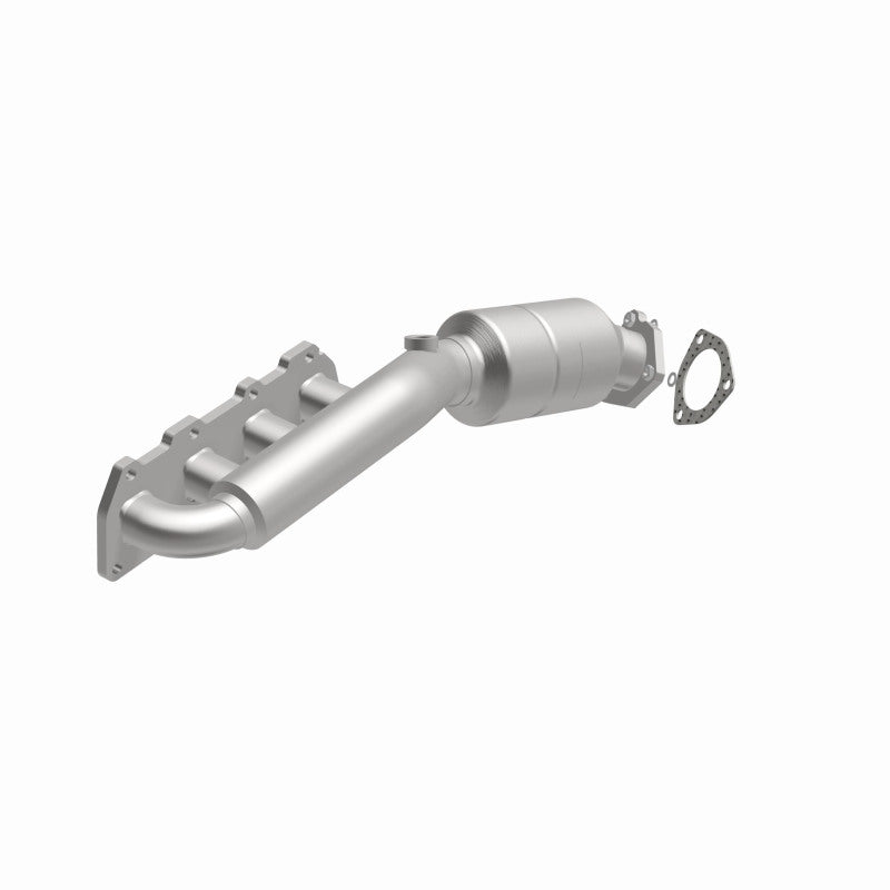 Magnaflow Direct-Fit Catalytic Converter 02-04 VW Passat 4.0L - OneFastShop
