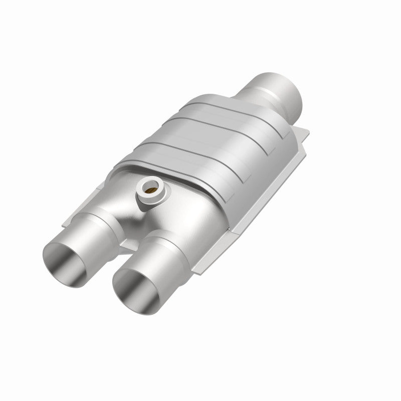 Magnaflow Catalytic Converter Universal 3 Inch/2 Inch Single/Dual with O2 Compatible with 1996-2002 Chevrolet Express 1500/2500 and GMC Savana 1500/2500 - OneFastShop