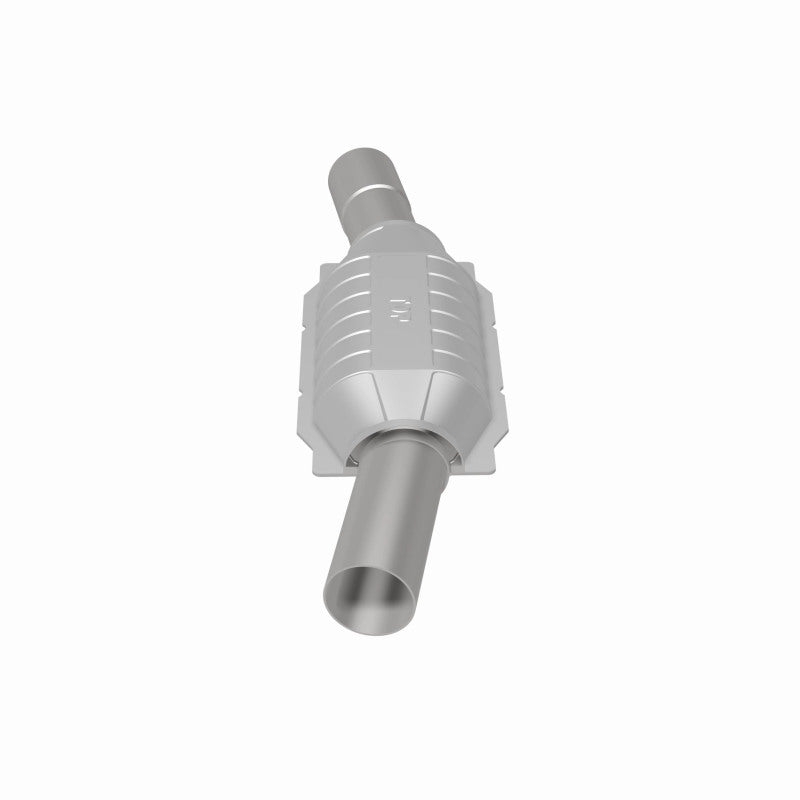 Magnaflow Conv DF GM 25inch x 7inch x 4inch 2.5/2.5inch Compatible with 1975-1986 Chevrolet C10/K10 and GMC C15/C1500 - OneFastShop