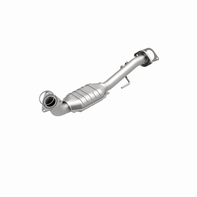 Magnaflow DF Direct-Fit Catalytic Converter for 02-06 Cadillac Escalade / 02-06 GM Yukon (Inc Denali) 6.0L P/S
