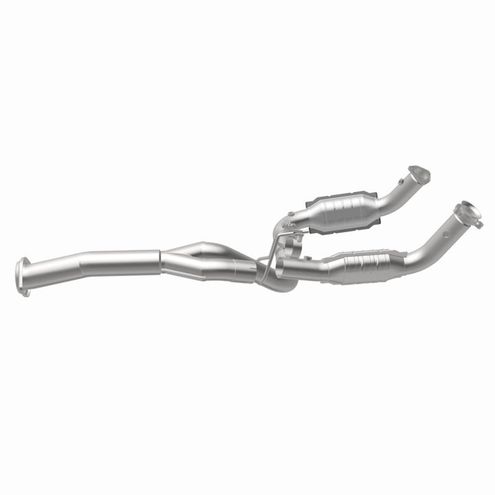 MagnaFlow Direct-Fit Catalytic Converter for 11-16 Chevy Silverado 2500HD/3500HD & GMC Sierra 2500HD/3500HD - OneFastShop