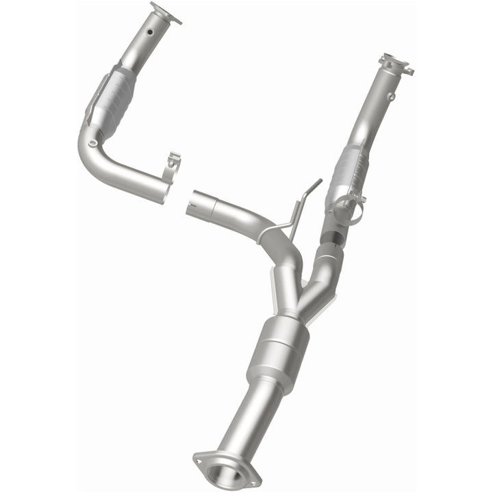 Magnaflow Direct-Fit Catalytic Converter for '11-'13 Chevy Silverado 2500 HD/3500 HD 6.0L - OneFastShop