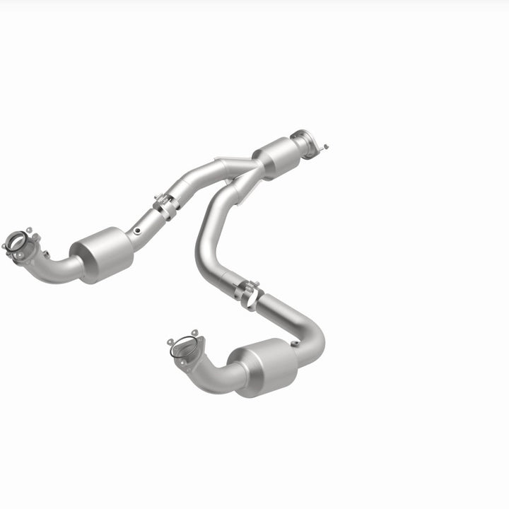 Magnaflow 12-20 Chevrolet Express 4500 6.0L Direct Fit Catalytic Converter