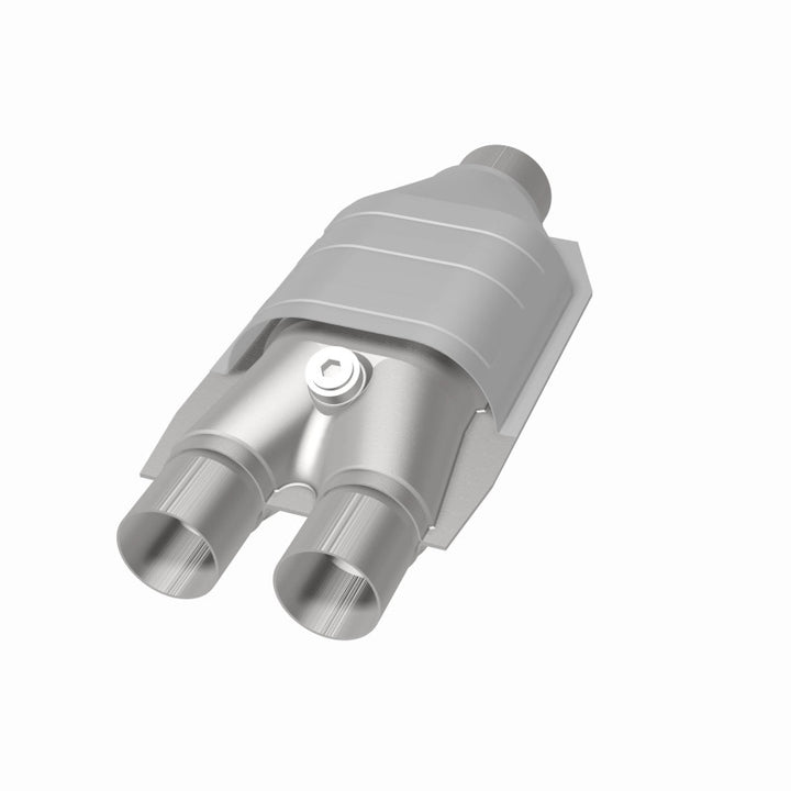 Magnaflow Conv Universal 2.5/2 Single/Dual O2 for Dodge Ram 1500 1994-2001 and Ram 2500/3500 1994-2002 - OneFastShop