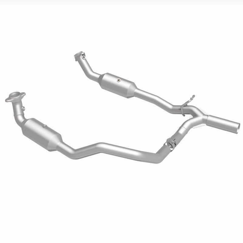 Magnaflow Direct Fit Catalytic Converter 280014 for 17-18 Ford E-350 6.8L - OneFastShop