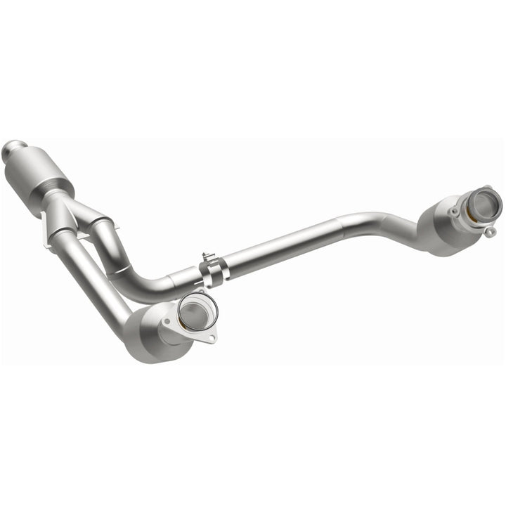 Magnaflow Underbody Direct-Fit Catalytic Converter for Chevrolet Silverado 1500 14-15