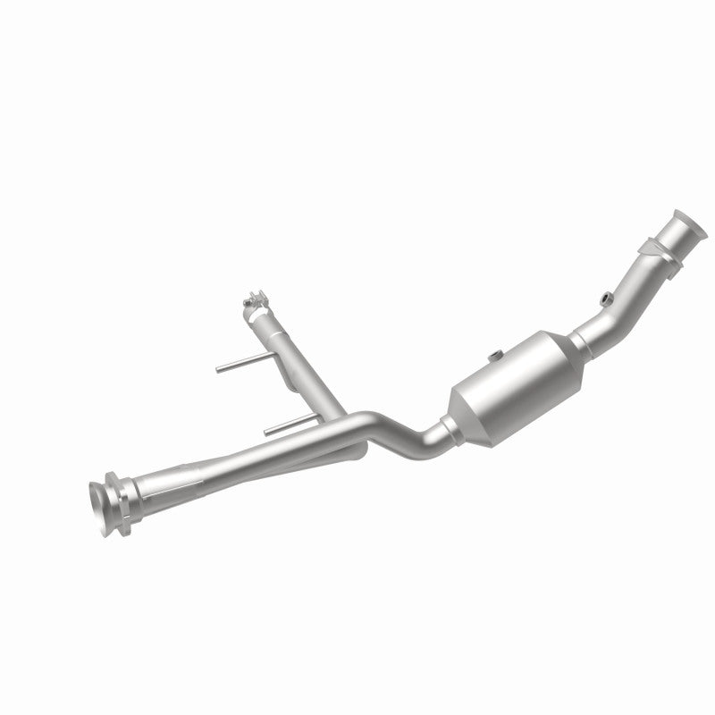 MagnaFlow 2018–2020 Right Underbody Direct-Fit Catalytic Converter for Ford F-150 V6 3.3L - OneFastShop