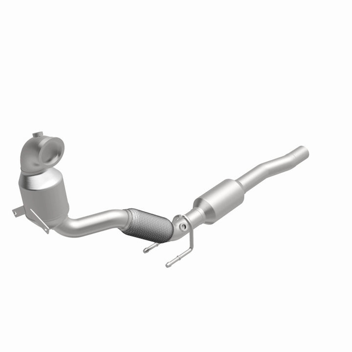 Magnaflow OEM Underbody Single Direct Fit Converter for 16-18 Volkswagen Jetta L4