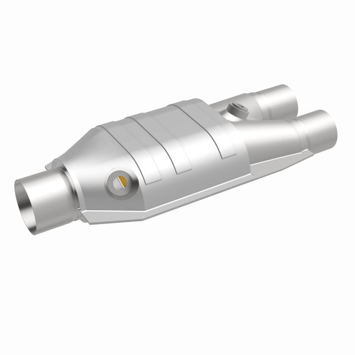 Magnaflow Conv Universal 2.5/2 Single/Dual O2 for Dodge Ram 1500 1994-2001 and Ram 2500/3500 1994-2002 - OneFastShop