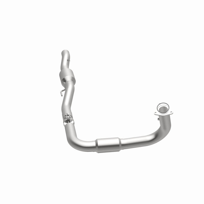 Magnaflow Direct Fit 01-06 Sierra 2500 HD 6.0L Catalytic Converter - OneFastShop