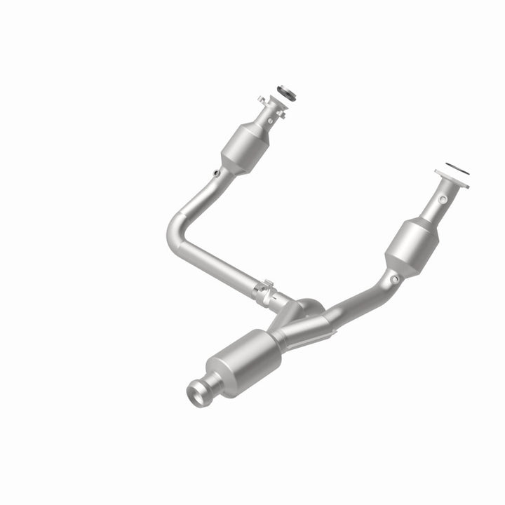 Magnaflow Underbody Direct-Fit Catalytic Converter for Chevrolet Silverado 1500 14-15