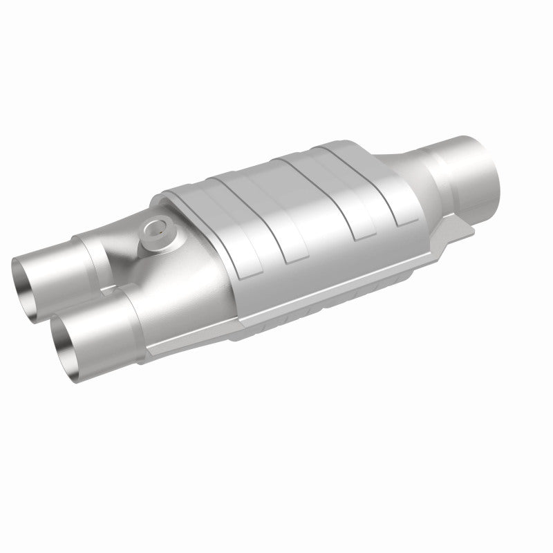 Magnaflow Catalytic Converter Universal 3 Inch/2 Inch Single/Dual with O2 Compatible with 1996-2002 Chevrolet Express 1500/2500 and GMC Savana 1500/2500 - OneFastShop