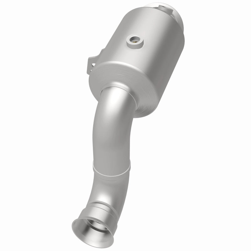 Magnaflow 15-17 C300 L4 2 OEM Direct Fit Converter In Stock