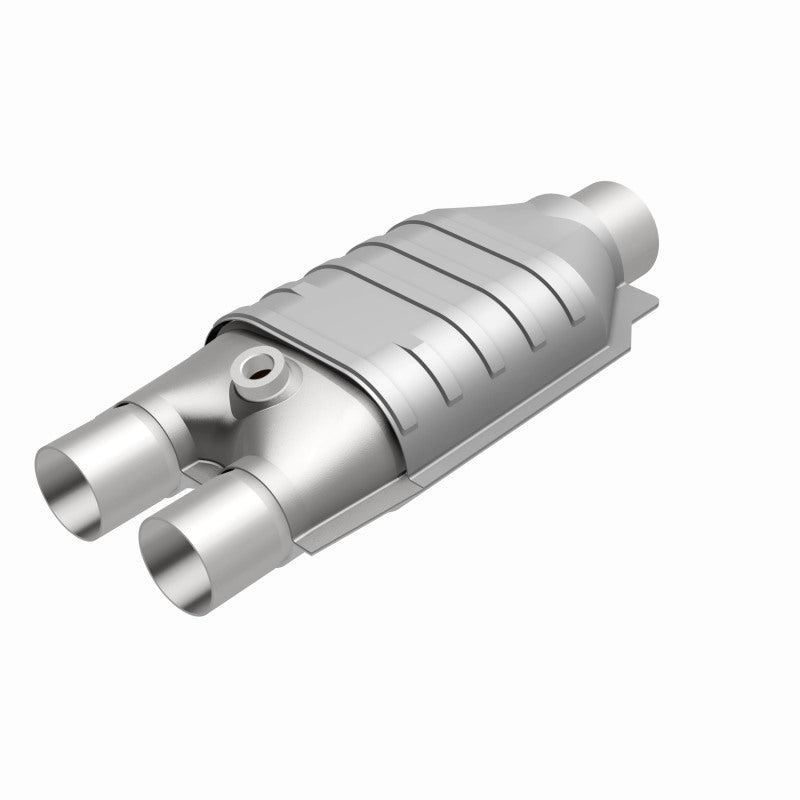 Magnaflow Conv Universal 3/2 Single Dual with O2 for Chevrolet GMC 1994-2005