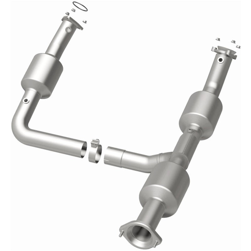 MagnaFlow OEM-Grade Direct-Fit Catalytic Converter - Chevrolet Express 2500 2018-2020 4.3L - Underbody, image 3