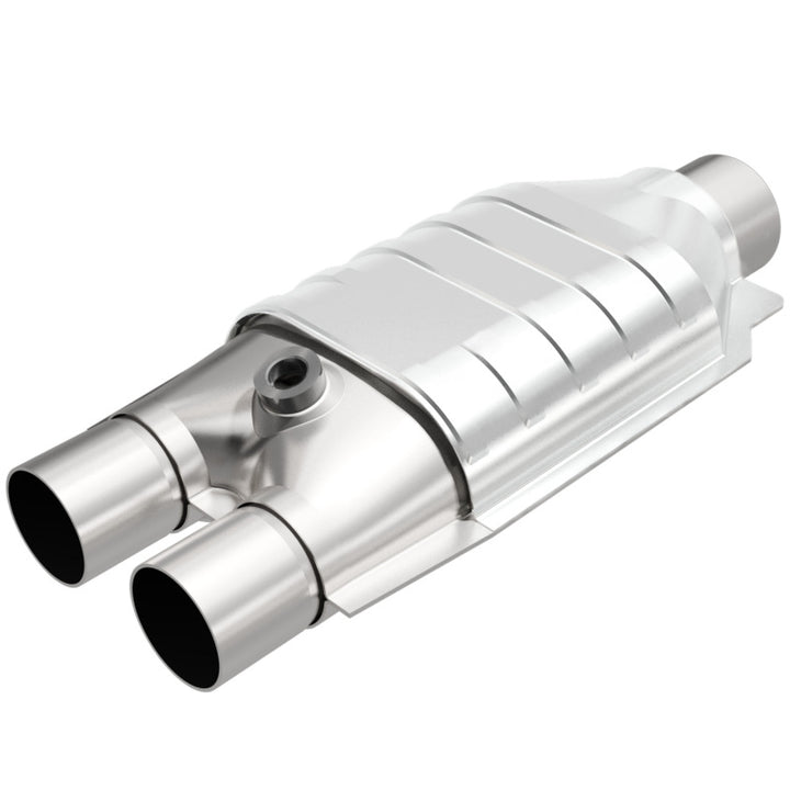 Magnaflow Universal 2/2.5 Inch Single O2 Boss Catalytic Converter 1991-1997 BMW 850Ci 850CSi 850i, 1994-1995 Dodge Ram 2500 3500
