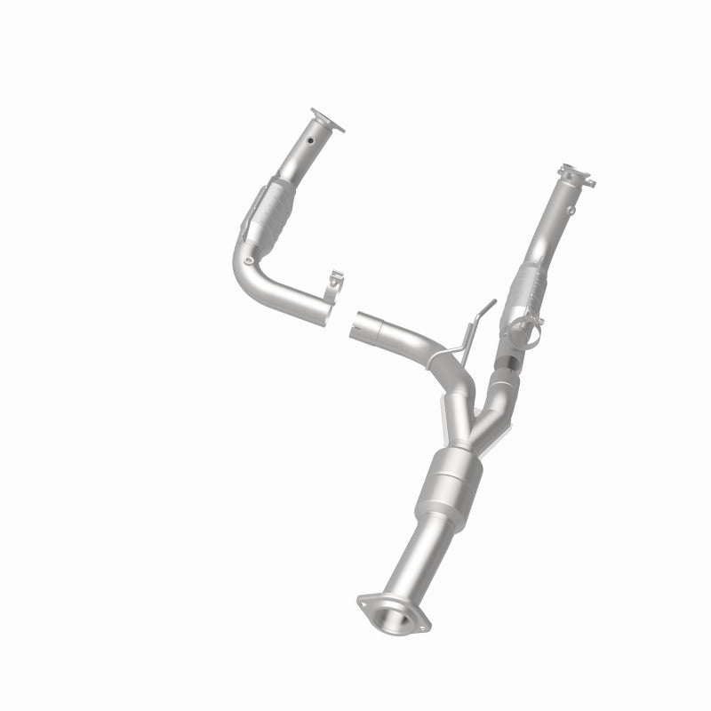 Magnaflow Conv DF 11-13 Chev Silverado 2500 HD/3500 HD 6.0L Catalytic Converter - OEM Grade