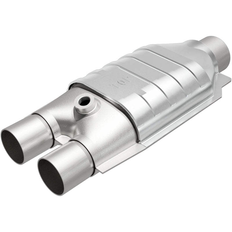 MagnaFlow 4451337 California Grade Universal Catalytic Converter 2.5in - Dodge Ram 1500 / Chevrolet/GMC (1996-2001)