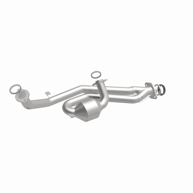 MagnaFlow California Grade Front Catalytic Converter - Toyota Sienna 3.0L 2001-2003 - 447160, 360 degree view