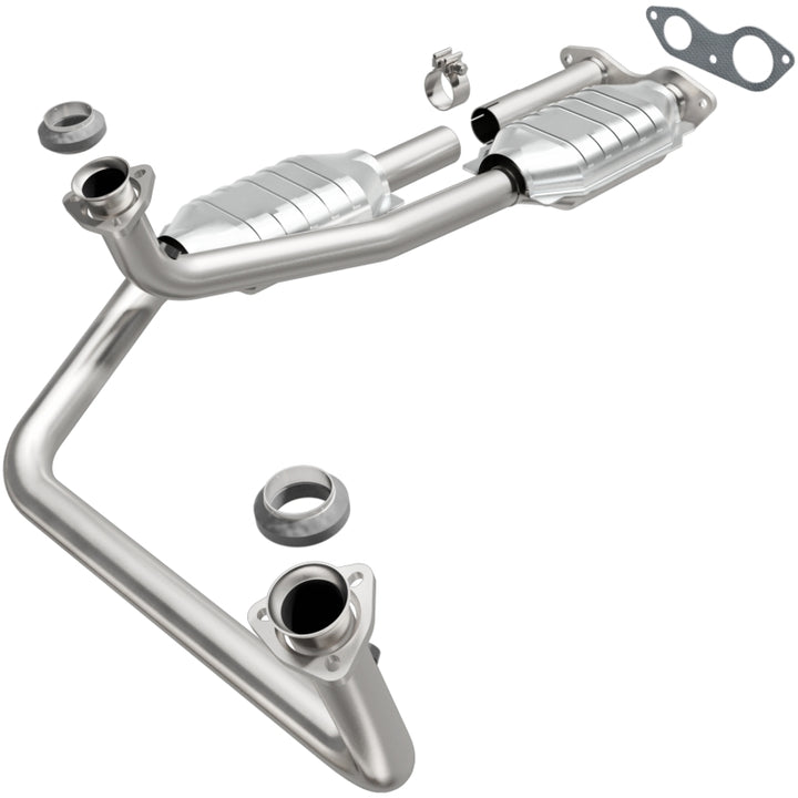 MagnaFlow CARB Compliant Direct-Fit Catalytic Converter - Chevrolet K1500 / GMC K1500 1996-1999, view 2