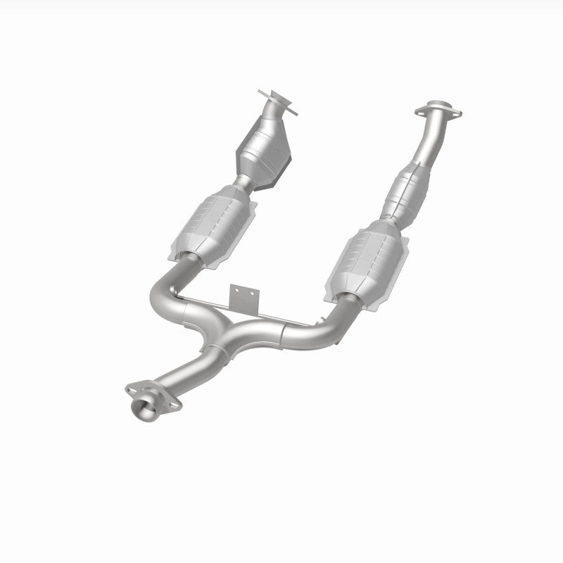 MagnaFlow CARB-Grade Direct-Fit Catalytic Converter - Ford Mustang 1994-1995 3.8L, view 3