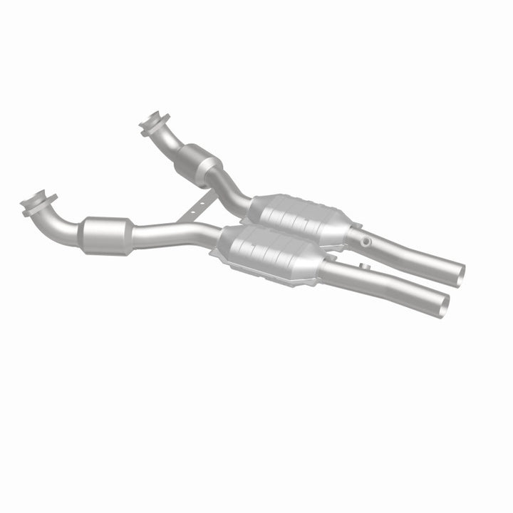 MagnaFlow CARB-Grade Direct-Fit Catalytic Converter - Chevrolet Corvette 5.7L (2004), 360 degree view