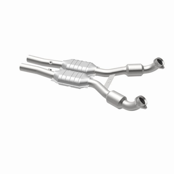 MagnaFlow CARB-Grade Direct-Fit Catalytic Converter - Chevrolet Corvette 5.7L (2004), 360 degree view