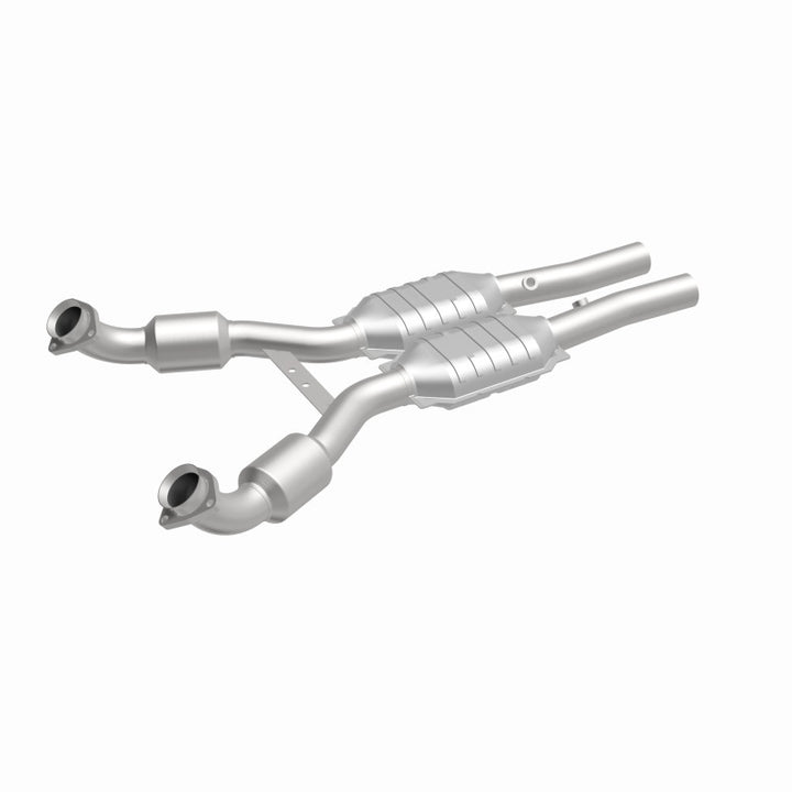 MagnaFlow CARB-Grade Direct-Fit Catalytic Converter - Chevrolet Corvette 5.7L (2004), 360 degree view