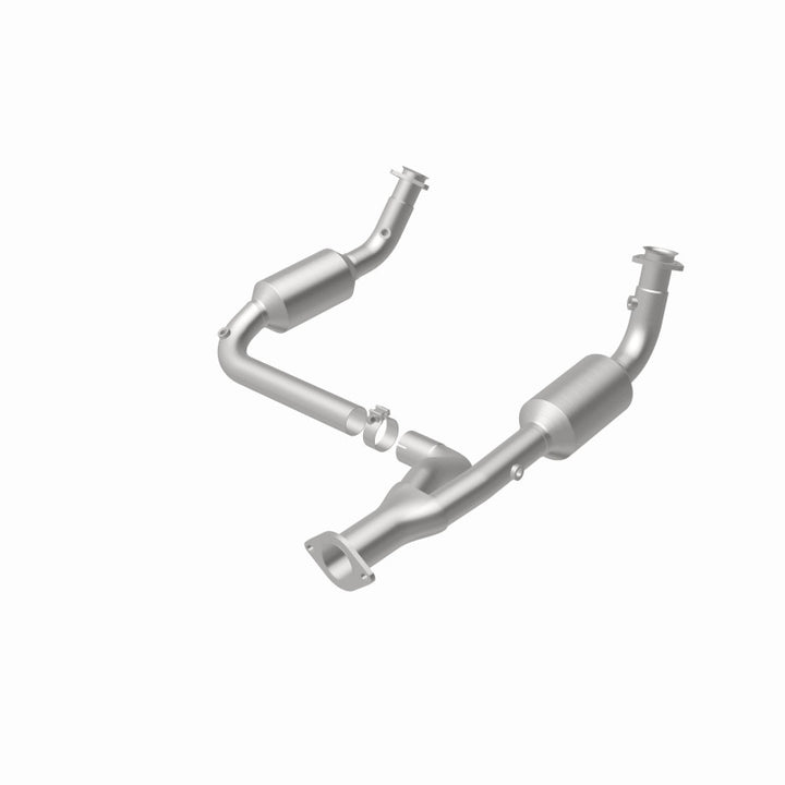 MagnaFlow CARB-Grade Direct-Fit Catalytic Converter - Chevrolet Tahoe 5.7L (1997-2000), 360 degree view