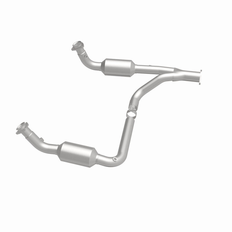MagnaFlow CARB-Grade Direct-Fit Catalytic Converter - Chevrolet Tahoe 5.7L (1997-2000), 360 degree view